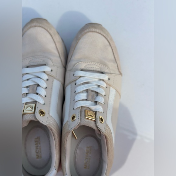 Beige sneakers - Picture 1 of 4